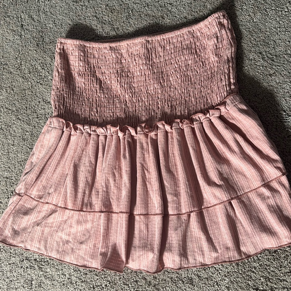 pink skirt